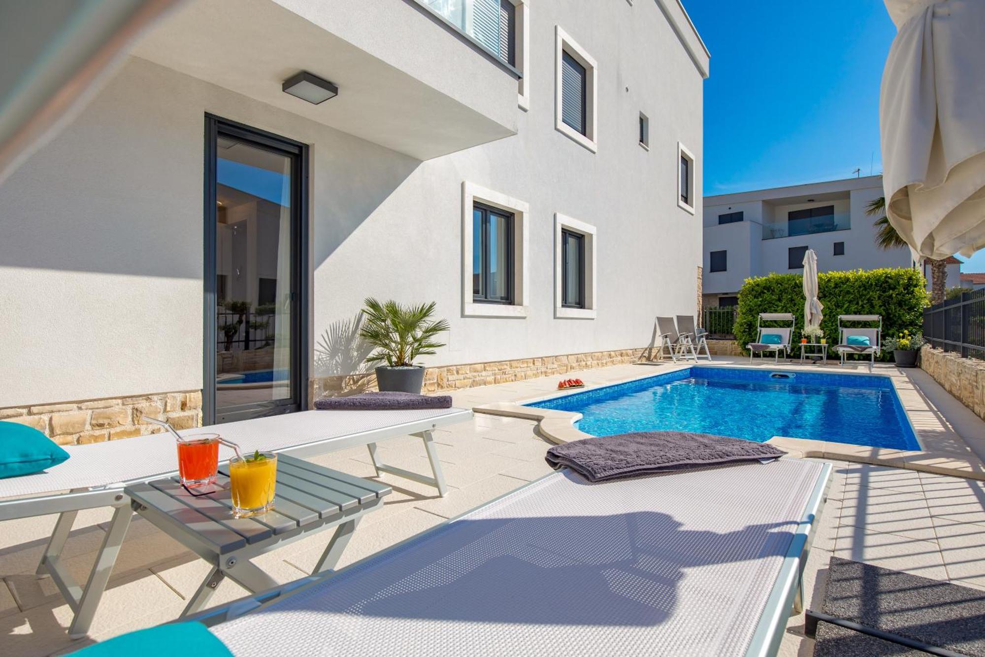 Luxury Apartment Hyperion With Private Pool And Garden Муртер Экстерьер фото