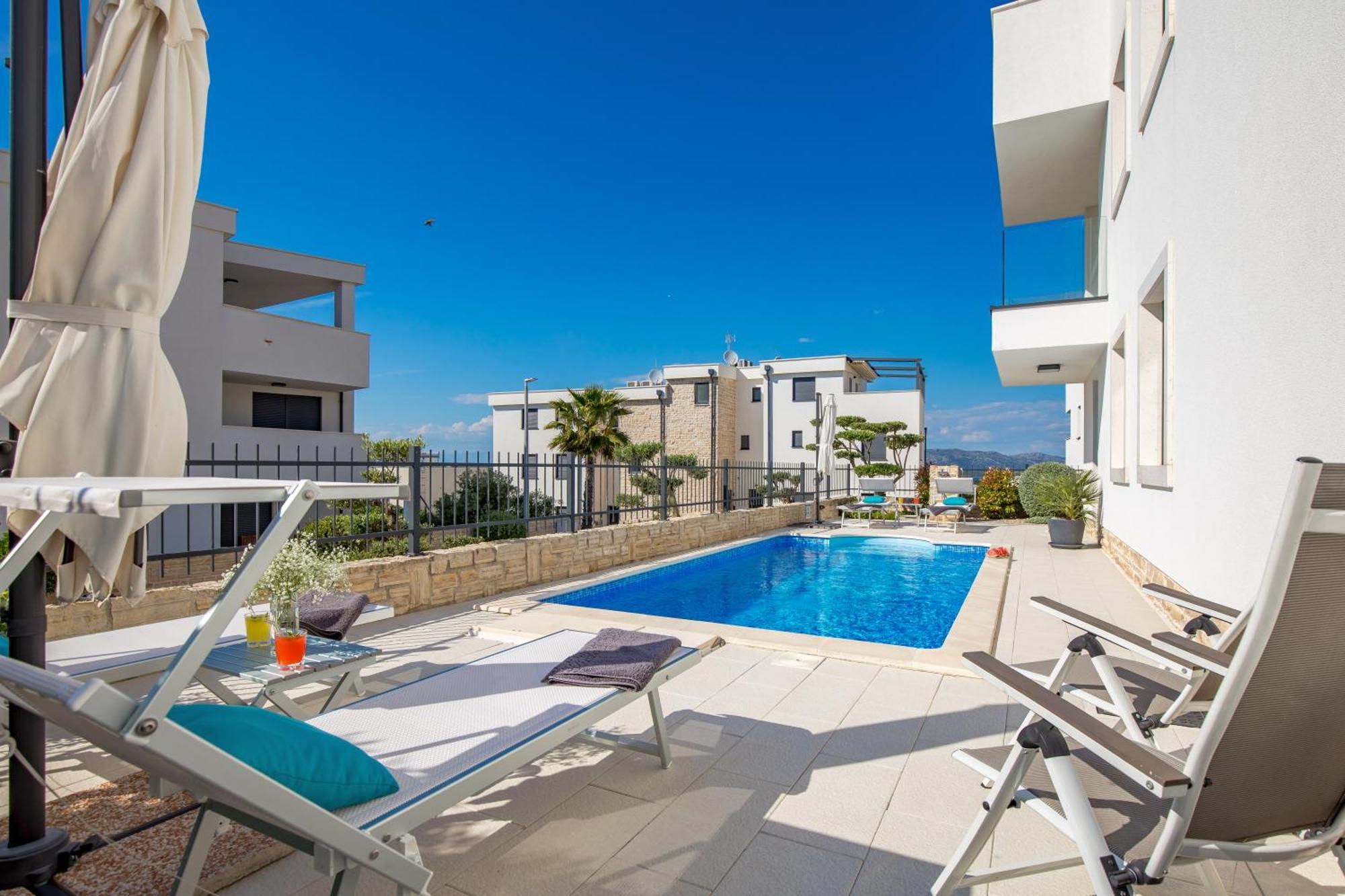 Luxury Apartment Hyperion With Private Pool And Garden Муртер Экстерьер фото